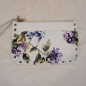 EUC Large White House Black Market Wristlet